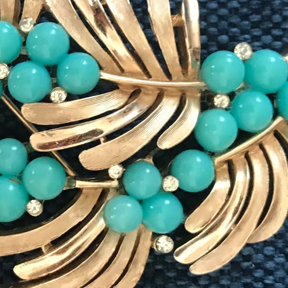Vintage Crown Trafari Floral Motif Brooch